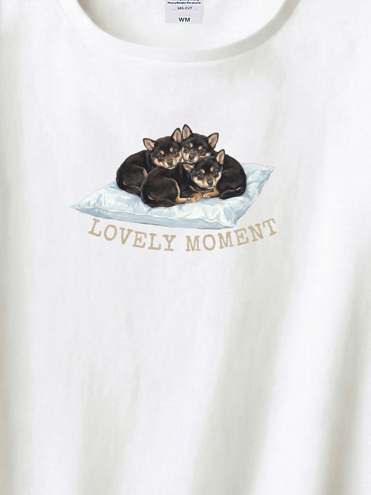 LOVELY MOMENT（子犬3匹）　豆柴（毛色：黒柴）｜ヘビーウェイトTシャツ